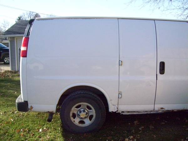 2003 Chevrolet Express Cargo van AWD - cars & trucks - by owner -... for sale in Creston, IA