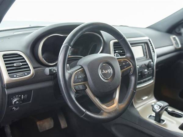 2015 Jeep Grand Cherokee Laredo Sport Utility 4D suv Black - FINANCE for sale in Detroit, MI – photo 2