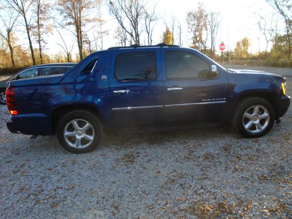 2013 Chevy Avalanche LTZ * GPS * Leather * New Trans - cars & trucks... for sale in Hickory, IN – photo 7