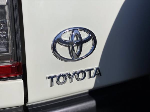 2012 Toyota FJ Cruiser 2WD - - by dealer for sale in Rialto, CA – photo 21