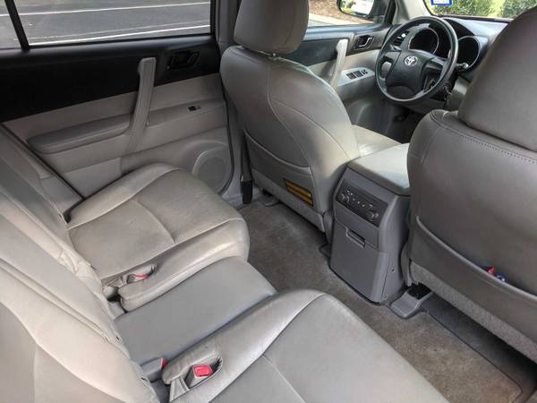 2008 Toyota Highlander - Leather - 3rd Row - Clean for sale in Starkville, MS – photo 15
