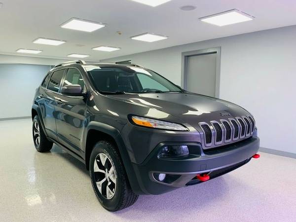 2016 Jeep Cherokee 4WD 4dr Trailhawk *GUARANTEED CREDIT APPROVAL*... for sale in Streamwood, IL – photo 2