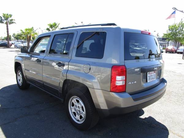 2014 Jeep PATRIOT - 4X4 - NEW TIRES - SMOGGED - AC BLOWS ICE COLD for sale in Sacramento , CA – photo 4