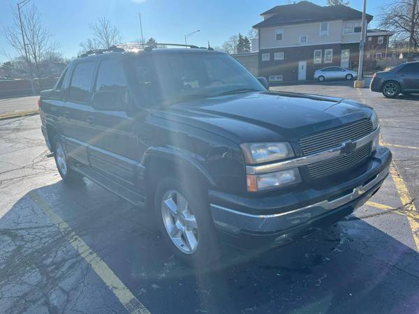 2005 CHEVROLET AVALANCHE - cars & trucks - by dealer - vehicle... for sale in Kenosha, WI – photo 4