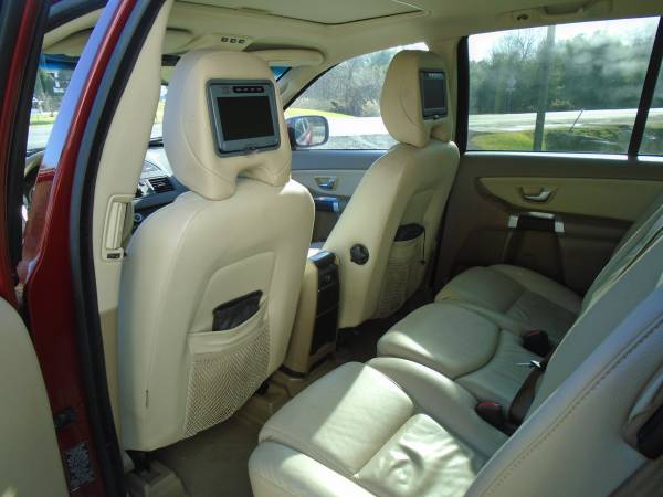 2011 Volvo XC90 AWD - cars & trucks - by dealer - vehicle automotive... for sale in Leicester, VT – photo 10