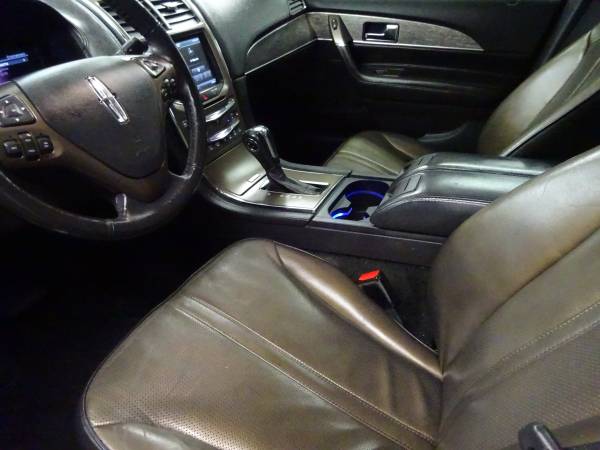 2011 Lincoln MKX Heated & cooled leather seats Back up cam Nav for sale in West Allis, WI – photo 5