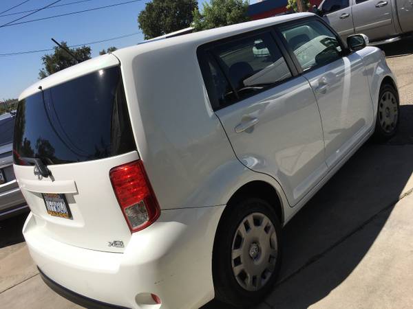 14' Scion XB, Auto, all power, Pearl White paint, must see 70K clean for sale in 93292, CA – photo 5