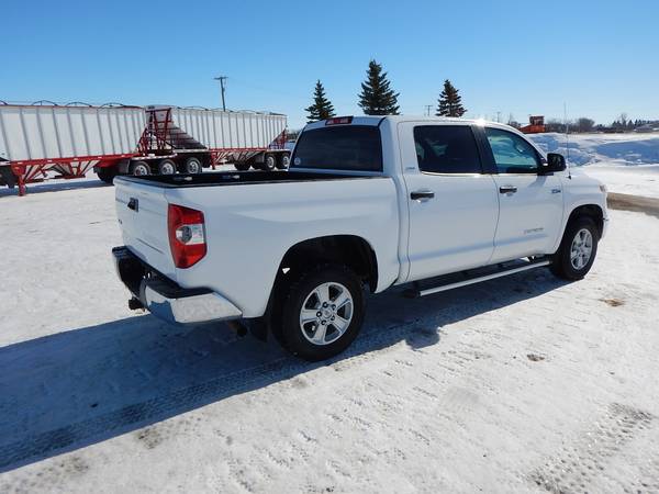 2015 Toyota Tundra SR5 CrewMax for sale in Macgregor, ND – photo 4