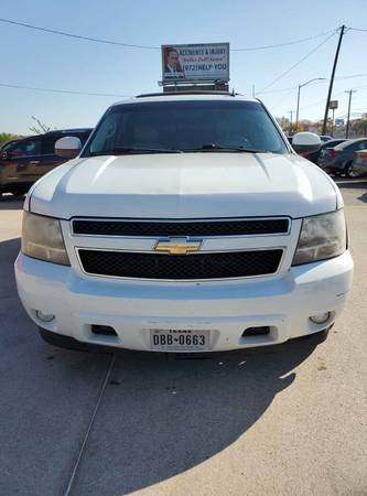 11 CHEVROLET SUBURBAN 1500 LT RWD - cars & trucks - by dealer -... for sale in Fort Worth, TX – photo 2
