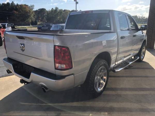 2015 RAM 1500 2WD Crew Cab 140.5 Express - cars & trucks - by dealer... for sale in Hattiesburg, MS – photo 4
