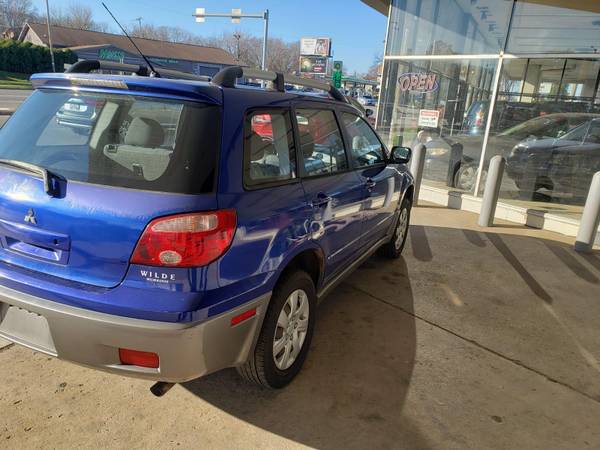 2005 MITSUBISHI OUTLANDER - cars & trucks - by dealer - vehicle... for sale in MILWAUKEE WI 53209, WI – photo 4
