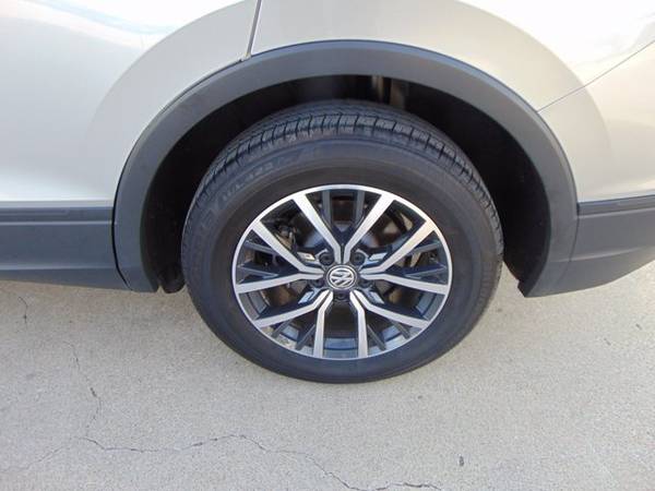 2019 Volkswagen VW Tiguan 2 0t Se ( Mileage: 32, 913! - cars & for sale in Devine, TX – photo 13