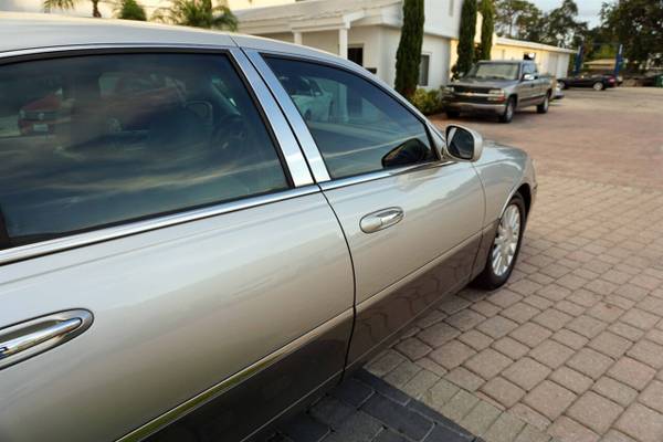 2003 Lincoln Town Car Signature - Low Miles, Immaculate Condition, Lea for sale in Naples, FL – photo 22