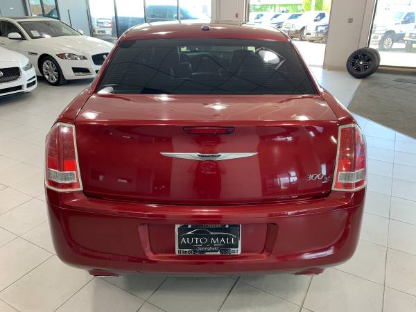 2012 Chrysler 300 S V6 - - by dealer - vehicle for sale in Springfield, IL – photo 4