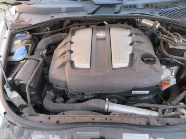 2009 VW Touareg 2, TDI Diesel... 102,000 Miles... 4WD, Factory... for sale in Waterloo, IA – photo 15
