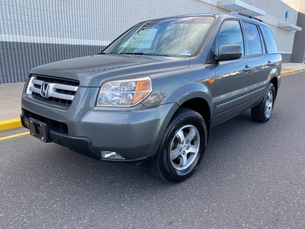 2008 Honda Pilot EXL - Nice SUV - Dealer Maintained-Warranty... for sale in Lakewood, NJ – photo 2