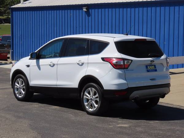 2017 Ford Escape SE suv White - - by dealer - vehicle for sale in Pleasant Hill, IA – photo 3