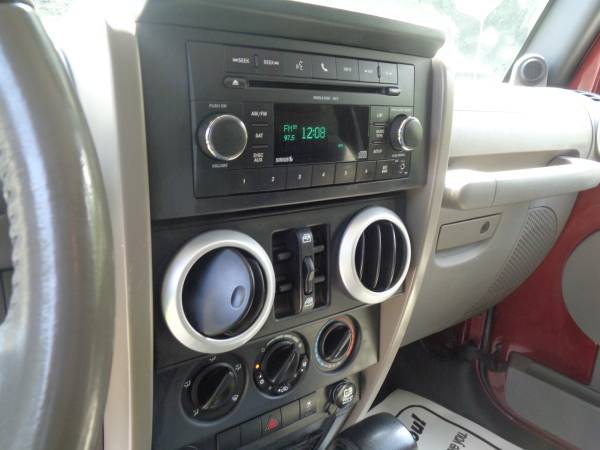 2010 Jeep Wrangler Sahara 4x4, Hard Top, Automatic, Very Clean for sale in Waynesboro, PA – photo 21