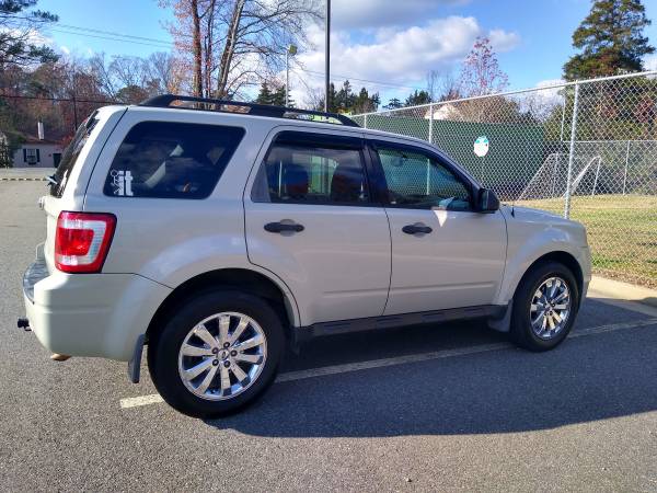 2009 Ford Escape 2wd Automatic - cars & trucks - by owner - vehicle... for sale in Glen Allen, VA – photo 3