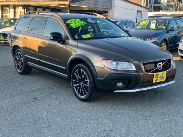 2016 Volvo XC70 T5 Classic Platinum AWD 4dr Wagon - cars & trucks -... for sale in Milford, MA – photo 3
