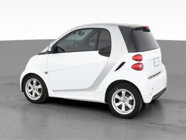 2013 smart fortwo Pure Hatchback Coupe 2D coupe White - FINANCE... for sale in Atlanta, NV – photo 6