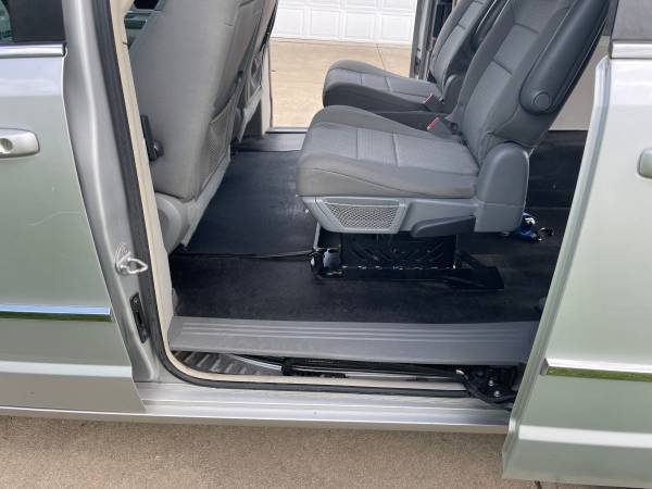 2012 Chrysler Town Country Wheelchair Handicap Mobility Rear Entry for sale in Bethel Park, PA – photo 20