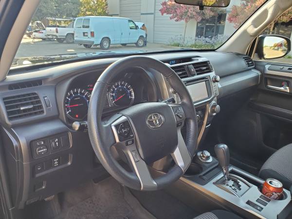 2017 TOYOTA 4RUNNER LIFTED 20S W/33, 27000 MILES for sale in Rancho Cordova, CA – photo 4