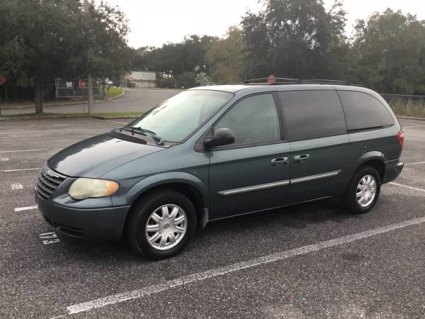 2006 Chrysler town and country touring - cars & trucks - by owner -... for sale in Leesburg, FL – photo 2