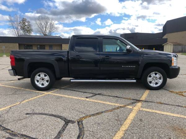 Loaded! 2010 Chevy Silverado 1500! 4x4! Crew Cab! Clean Truck! for sale in Ortonville, OH – photo 6