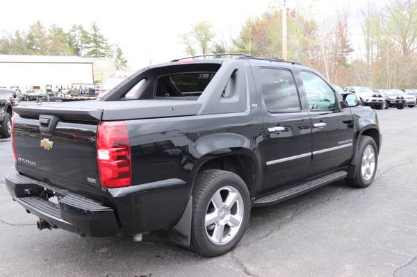 2011 Chevrolet Avalanche LTZ LOADED 5 3L VORTEC V8 4X4 - cars & for sale in Plaistow, MA – photo 10