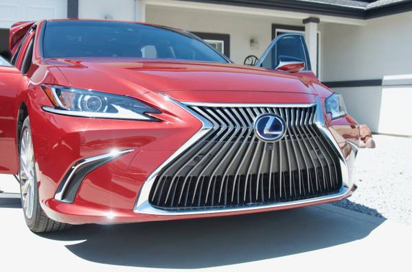 2019 Lexus ES 300h Luxury Model - Like New - - by for sale in Paso robles , CA – photo 2