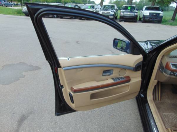 2006 BMW 750I LEATHER V8 LOADED MOON NEWER TIRES CLEAN IN/OUT BLACK... for sale in Union Grove, IL – photo 10