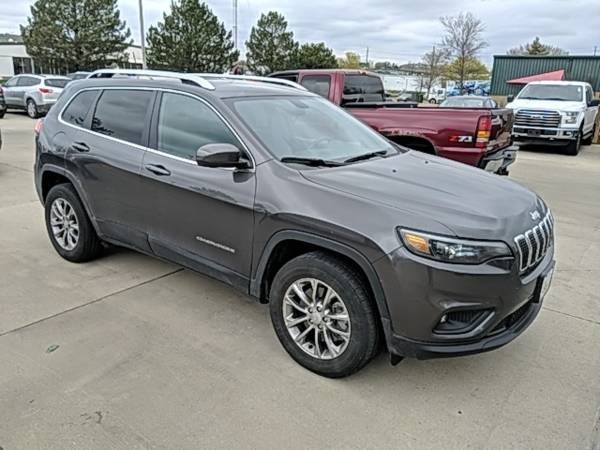 2019 Jeep Cherokee 4WD 4D Sport Utility/SUV Latitude Plus - cars & for sale in Waterloo, IA – photo 10
