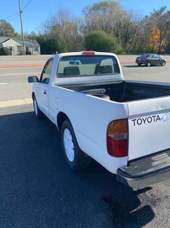 Toyota Tacoma - cars & trucks - by owner - vehicle automotive sale for sale in Gloucester Point, VA – photo 3
