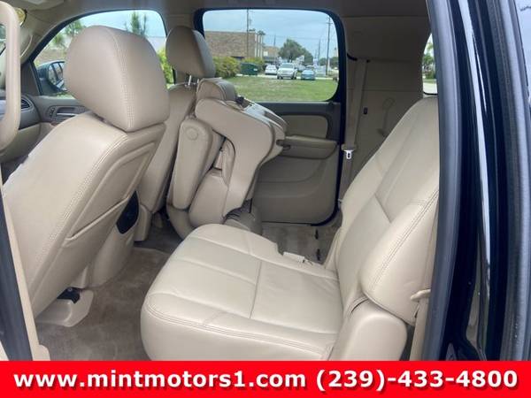 2013 Chevrolet Chevy Suburban Lt (SUV 1 OWNER) for sale in Fort Myers, FL – photo 17