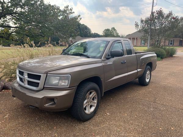Price Reduced! 2010 Dodge Dakota Ext Cab 4WD Big Horn - Low Miles! for sale in Southaven, MS – photo 2