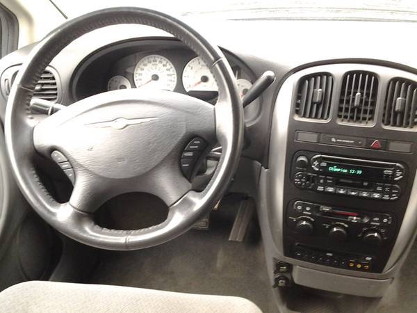 2006 Chrysler Town and Country Touring -- Rear Entertainment! - cars... for sale in Bausman, PA – photo 10