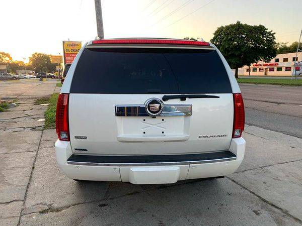 2009 Cadillac Escalade Base AWD 4dr SUV w/V8 Ultra Luxury Collection... for sale in Detroit, MI – photo 8