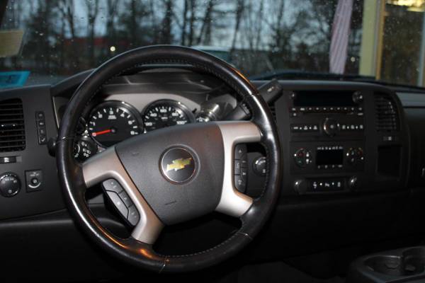 2012 Chevrolet Chevy Silverado 1500 LT Crew Cab 4WD - Best Deal on 4... for sale in Hooksett, NH – photo 17