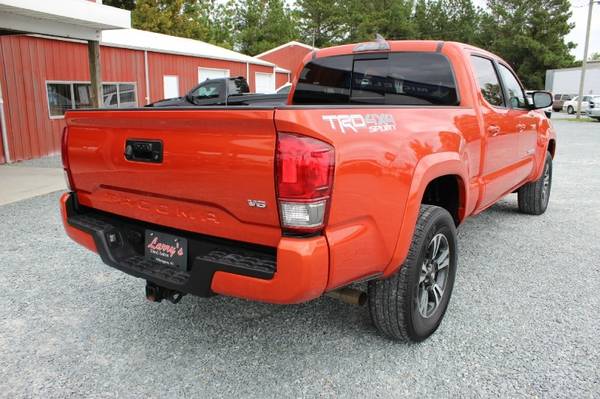 2017 Toyota Tacoma TRD Sport Double Cab 6' Bed V6 4x4 AT with 2 LCD... for sale in Wilmington, NC – photo 7