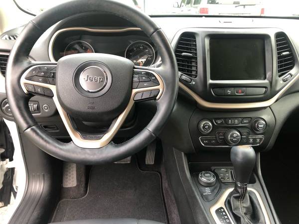 2018 Jeep Cherokee for sale in PORT JEFFERSON STATION, NY – photo 15
