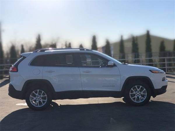 2017 Jeep Cherokee Latitude - - by dealer - vehicle for sale in Bellingham, WA – photo 9