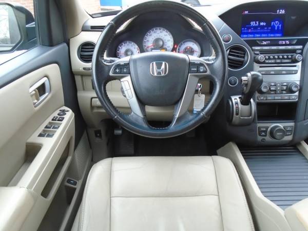 2012 Honda Pilot EXL with DVD 4WD - - by dealer for sale in Bettendorf, IA – photo 9