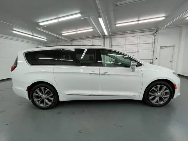 2020 Chrysler Pacifica Limited - cars & for sale in PUYALLUP, WA – photo 2
