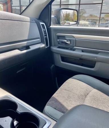 2015 Ram 1500 Big Horn - - by dealer - vehicle for sale in Grayslake, IL – photo 17