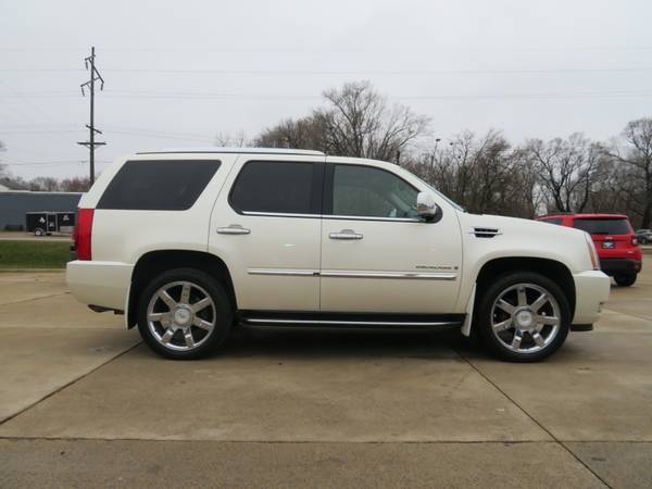 2008 Cadillac Escalade AWD Cleanest One Around - cars & trucks - by... for sale in Waterloo, IA – photo 2