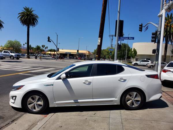 2015 KIA OPTIMA HYBRID! WE FINANCE - cars & trucks - by dealer -... for sale in Canoga Park, CA – photo 4