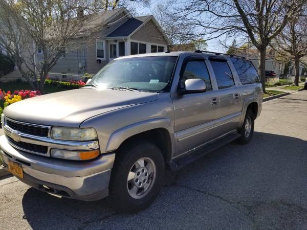 2003 chevy suburban LT 1500 dlx model for sale in Freeport, NY – photo 3