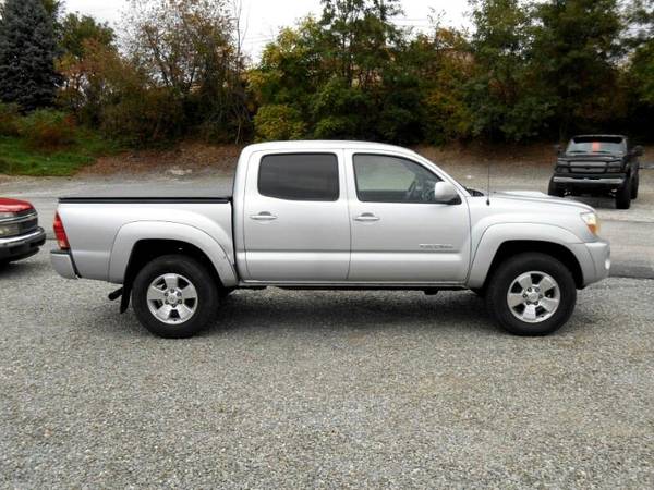 2006 Toyota Tacoma Double Cab V6 4WD - cars & trucks - by dealer -... for sale in York, PA – photo 5