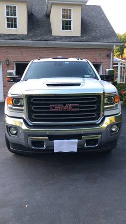 Mint condition 2018 GMC Sierra 3500HD for sale in Glen Cove, NY – photo 2
